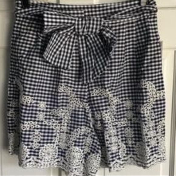 ⭐️Zara High Waisted Gingham and Eyelet Shorts - Picture 3 of 8